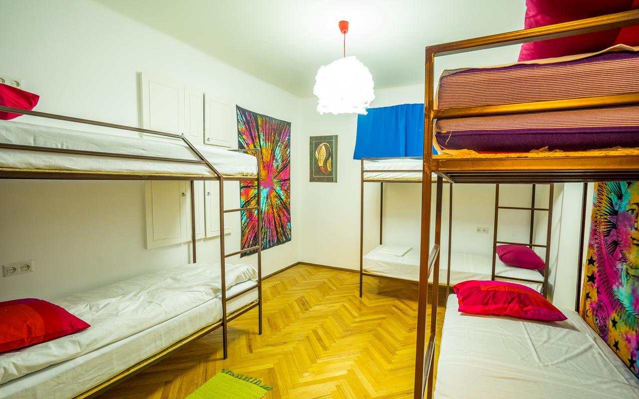 Zgarbi Hostel Tbilisi Ngoại thất bức ảnh