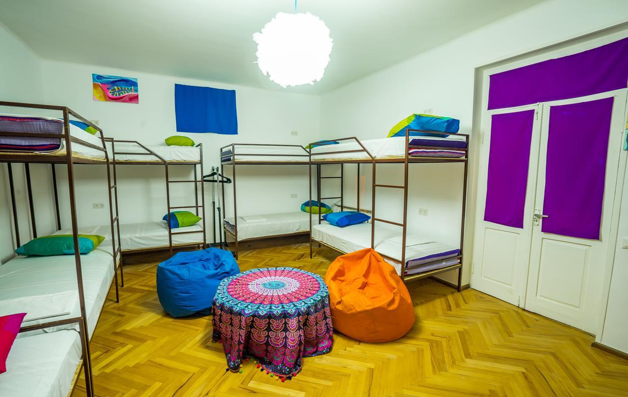 Zgarbi Hostel Tbilisi Ngoại thất bức ảnh