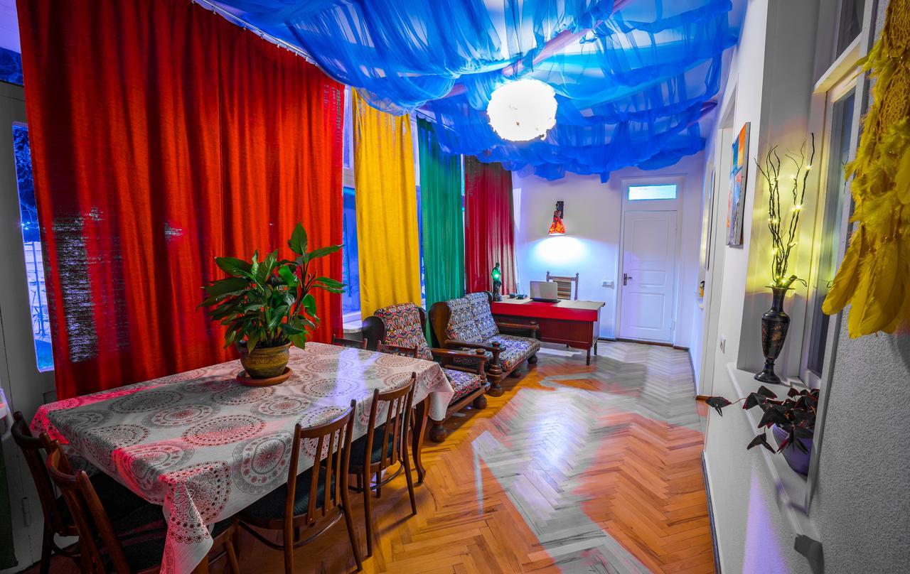 Zgarbi Hostel Tbilisi Ngoại thất bức ảnh