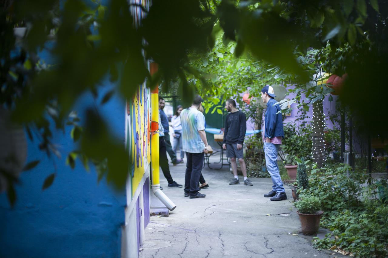 Zgarbi Hostel Tbilisi Ngoại thất bức ảnh