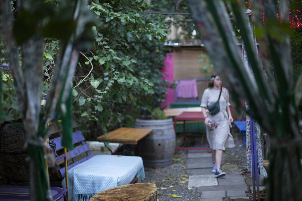 Zgarbi Hostel Tbilisi Ngoại thất bức ảnh