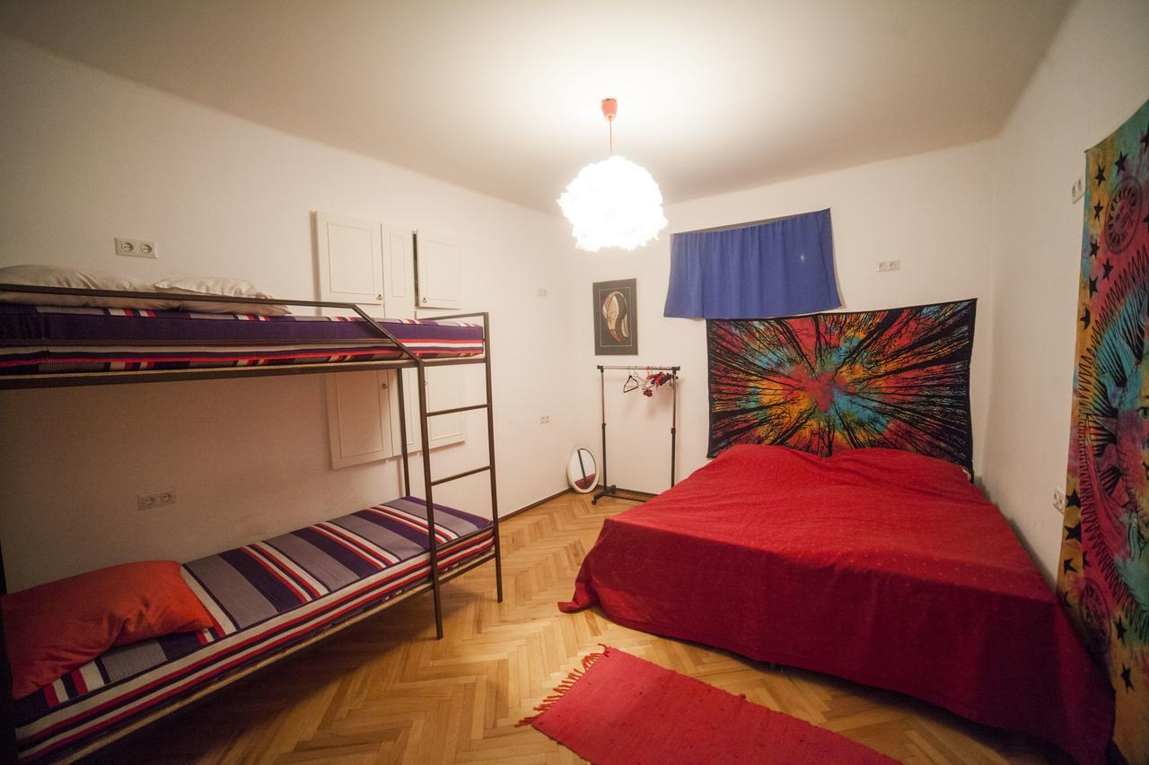 Zgarbi Hostel Tbilisi Ngoại thất bức ảnh
