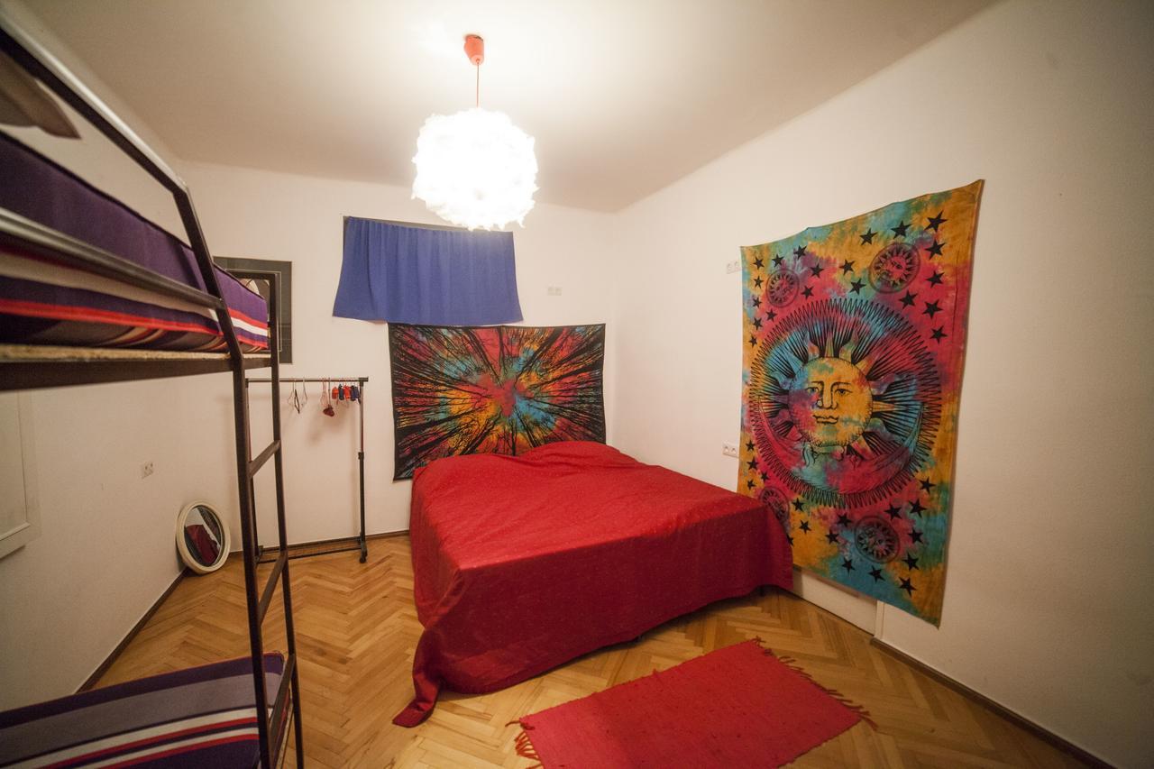 Zgarbi Hostel Tbilisi Ngoại thất bức ảnh