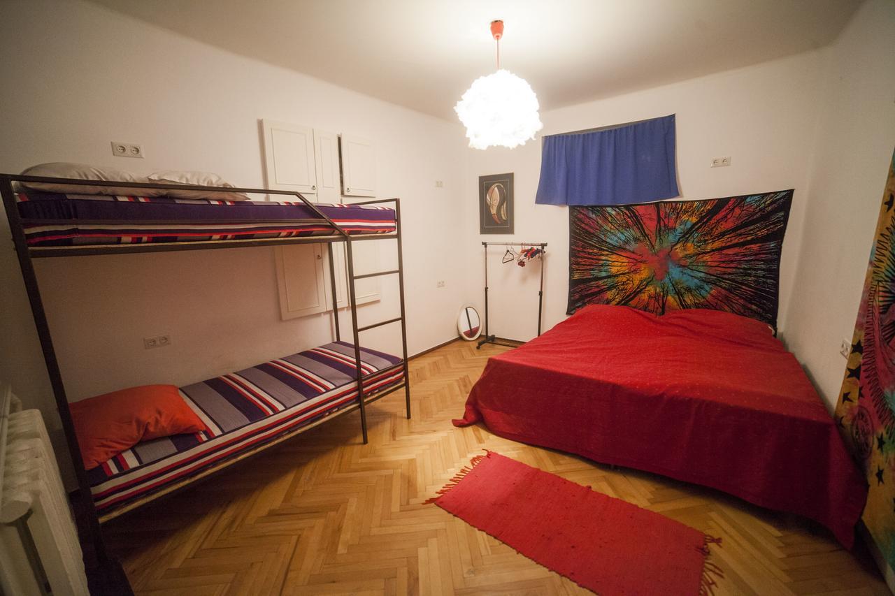 Zgarbi Hostel Tbilisi Ngoại thất bức ảnh